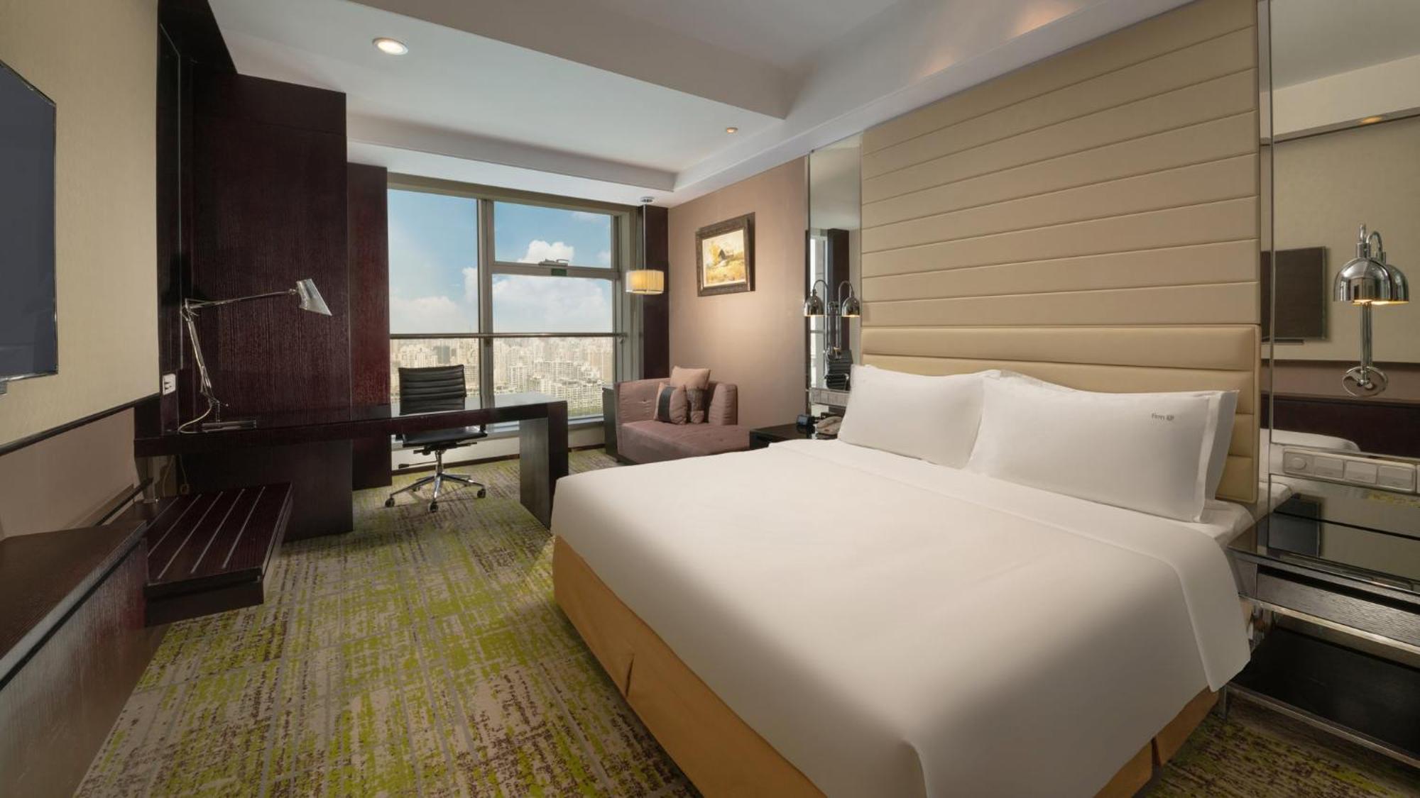 Hotel Focus Square By Ihg 5*